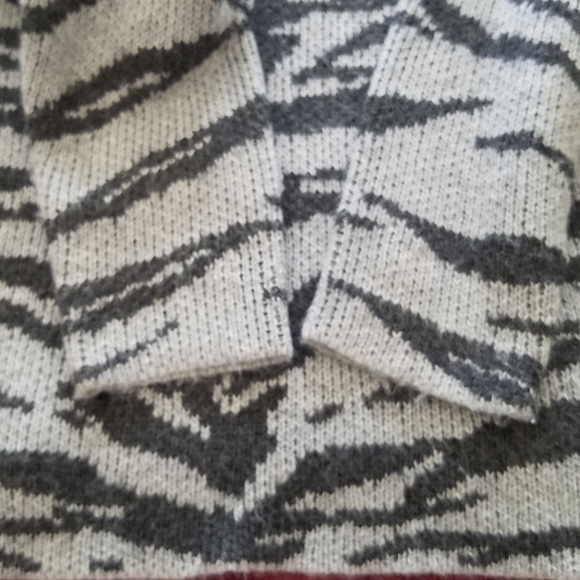 DKNY Zebra Print Turtleneck Sweater Grey /Graphite S - Picture 6 of 12